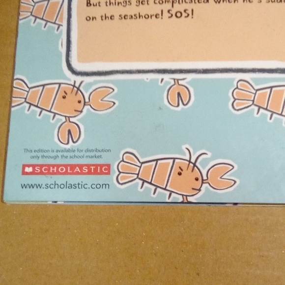 Scholastic Scaredy Squirrel at the beach 16/pgs - Picture 9 of 9